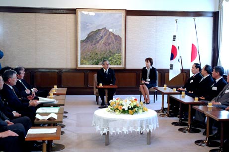 4月9日（金曜日）韓国航空会社・旅行会社役員等の表敬（県庁）の画像