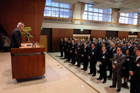 12月28日（火曜日）平成15年仕事納め式（県庁）