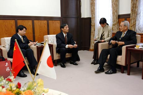 3月11日（金曜日）中国上海市人民対外友好協会役員の表敬訪問（県庁）の画像