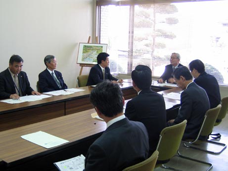 4月22日（金曜日）四国中央市土居総合支所等視察（四国中央市）