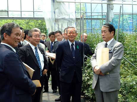 5月28日（土曜日）農林水産大臣とのJA東予園芸バラ団地視察（西条市）の画像