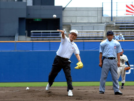 7月14日（木曜日）全国高等学校野球選手権愛媛大会開会式・始球式（坊ちゃんスタジアム）の画像