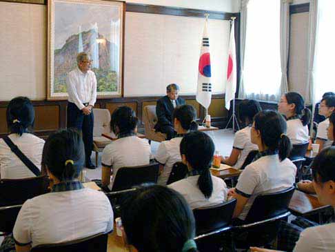 7月21日（木曜日）韓国 ソウル文英女子高校関係者の表敬訪問（県庁）の画像