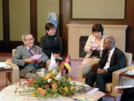 10月11日（火曜日）在日モザンビーク大使の表敬訪問（県庁）