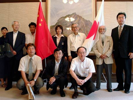 6月22日（木曜日）えひ青年海外協力大使委嘱式・青年海外協力隊出発あいさつ（県庁）の画像