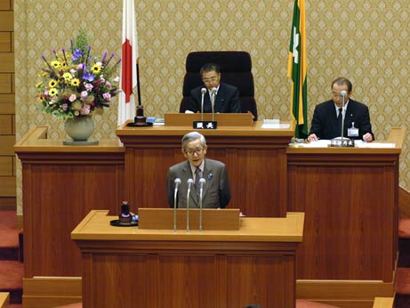 6月28日（水曜日）6月定例県議会開会（議会議事堂）の画像