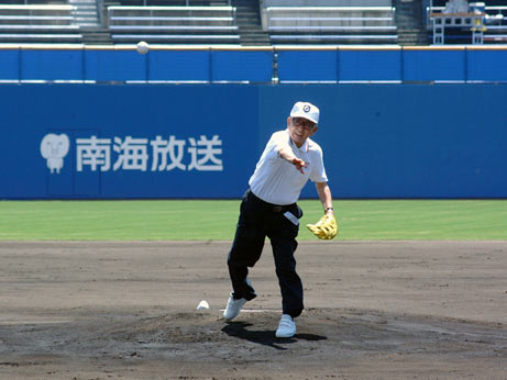 7月14日（金曜日）全国高等学校野球選手権愛媛大会開会式・始球式（坊っちゃんスタジアム）の画像