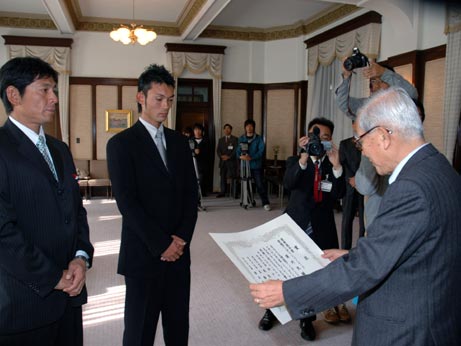 11月10日（金曜日）愛媛マンダリンパーレーツ優秀選手表彰式（県庁）の画像