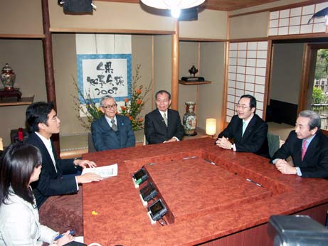 2月3日（土曜日）四国4県知事対談（松山城）