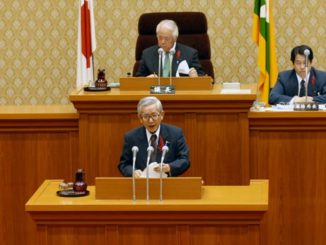 10月5日（金曜日）9月定例県議会閉会（県議会議事堂）の画像