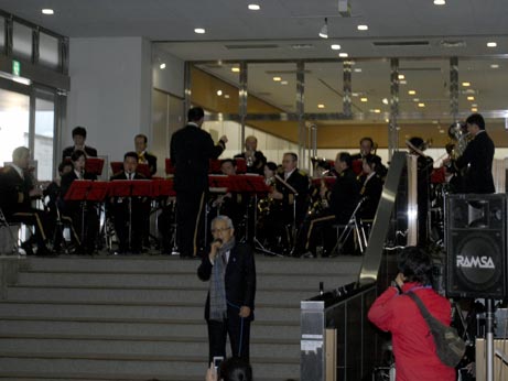 12月14日（金曜日）県警音楽隊プロムナードコンサート鑑賞（県美術館南館）の画像