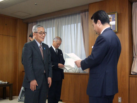 2月1日（金曜日）企業立地促進法に基づく基本計画の同意書交付式（東京都）