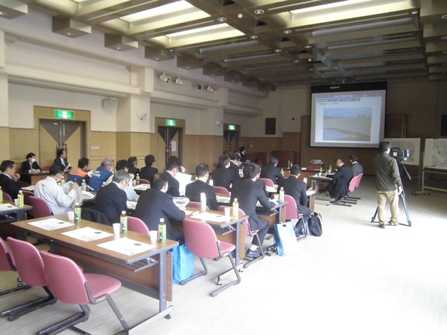 検討委員会開催状況の写真1