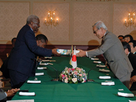 5月31日（土曜日）モザンビーク共和国大統領と会談（松山市内）の画像