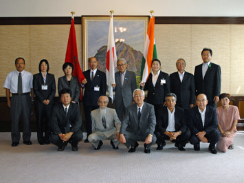 9月16日（火曜日）えひめ海外協力大使委嘱式・出発あいさつ（県庁）の画像