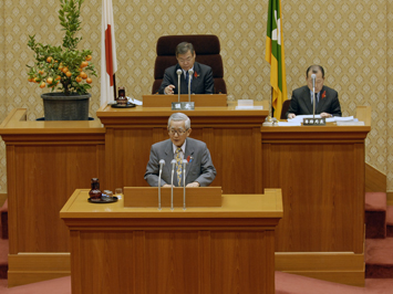 12月12日（金曜日）12月定例県議会閉会（県議会議事堂）の画像