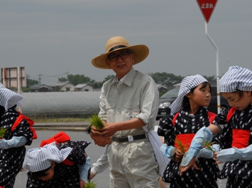 6月4日（木曜日）農林水産研究所お田植祭（県農林水産研究所）の画像