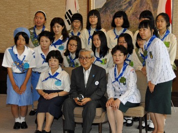 7月29日（水曜日）日韓ガールスカウト交流事業参加者の訪問（県庁）の画像