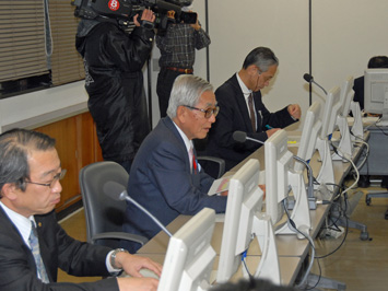 12月14日（月曜日）愛媛県新型インフルエンザ危機対策本部会議（県庁）の画像