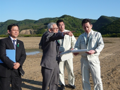 4月24日（土曜日）愛媛大学モデルハウス型植物工場建設地視察（宇和島市）の画像