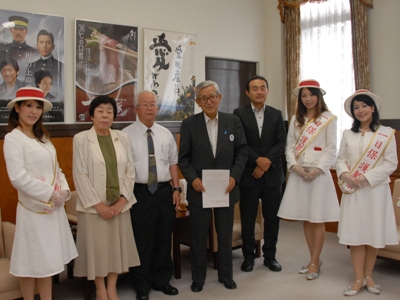 7月1日（木曜日）「社会を明るくする運動」法務大臣メッセージの伝達（県庁）の画像