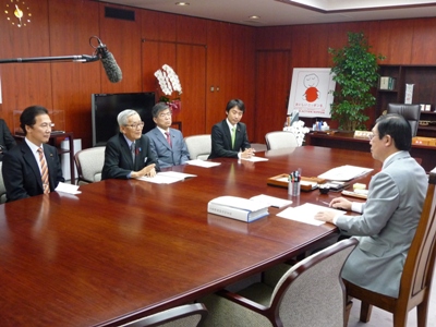 10月4日（月曜日）獣医師養成系大学設置に関する農林水産大臣への要望（東京都）の画像