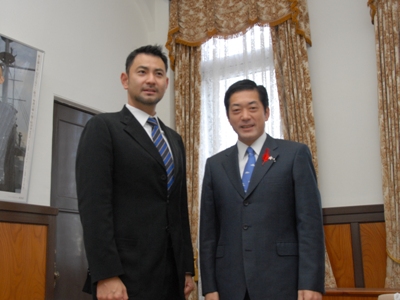 12月15日（水曜日）藤本隆宏氏（ドラマ「坂の上の雲」広瀬武夫役）らの訪問（県庁）の画像