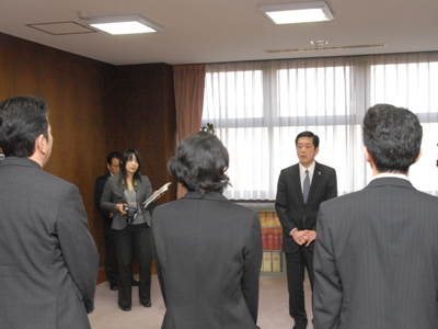 3月24日（木曜日）東北地方太平洋沖地震に係る養護教諭先遣隊壮行会（県庁）の画像