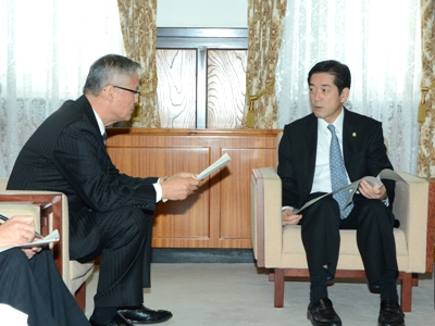 11月5日（月曜日）四国電力原子力本部長との会談（県庁）の画像