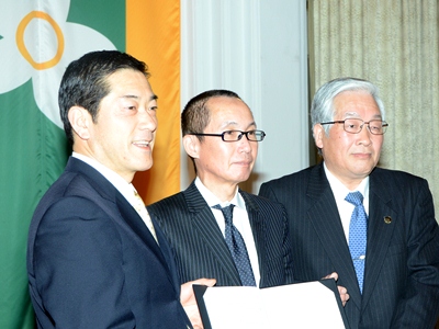 3月21日（木曜日）プライムデリカ株式会社新工場立地に関する協定書調印式（県庁）の画像