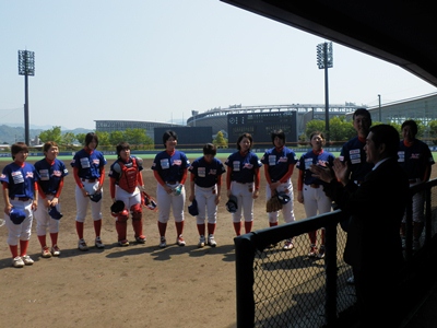 4月27日（土曜日）子規記念杯野球女子大会出場のマドンナ松山を激励（松山市内）の画像