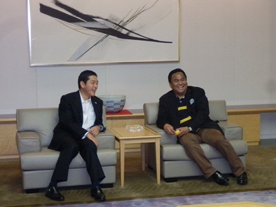 10月19日（土曜日）インドネシア日本友好協会理事長との会談（松山空港）の画像