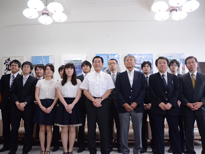 7月8日（火曜日）愛媛県地域医療医師確保奨学金制度活用の愛媛大学医学部生らの訪問（県庁）の画像