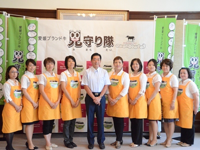 7月28日（月曜日）愛媛ブランド牛見守り隊メンバーらの訪問（県庁）の画像