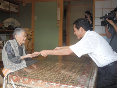 9月16日（火曜日）「老人の日」に伴う長寿者訪問（西条市）の画像