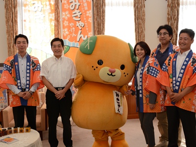 9月16日（火曜日）野菜ソムリエ王理恵氏らの訪問（県庁）の画像