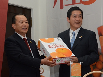 11月21日（金曜日）えひめ中央農業協同組合理事長らの訪問（紅まどんなの今期初出荷報告）（県庁）の画像