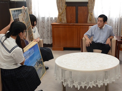 6月15日（月曜日）愛媛県立長浜高等学校生らの訪問（国際学生科学技術フェア4等受賞の報告）（県庁）