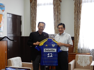 6月21日（水曜日）FC今治オーナー岡田武史氏らの訪問（県庁）の画像