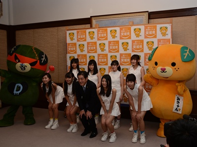 1月5日（金曜日）ご当地アイドル「ひめキュンフルーツ缶」メンバーの訪問（県庁）の画像