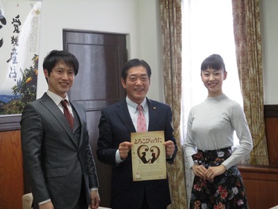 1月11日（木曜日）坊っちゃん劇場ミュージカル「よろこびのうた」主演者らの訪問（県庁）