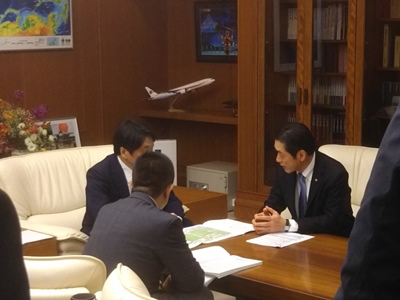 3月16日（金曜日）陸上自衛隊松山駐屯地の拡張及び周辺地域の通路整備の早期事業化に関する要望（防衛大臣）（東京都）