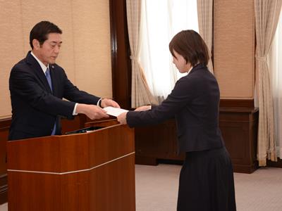 4月2日（月曜日）国・他県・市町交流職員等辞令交付式（県庁）の画像