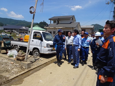 7月13日（金曜日）安倍内閣総理大臣と平成30年7月豪雨災害に係る被災地視察（西予市野村町）の画像