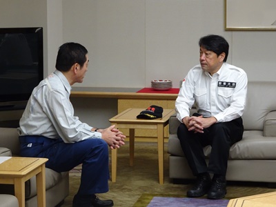 7月22日（日曜日）小野寺防衛大臣と会談（松山空港）の画像