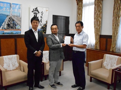 9月19日（水曜日）株式会社ユーワード及び同社会員からの災害義援金贈呈式（県庁）の画像