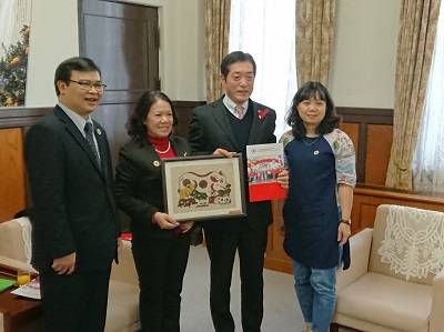 2月27日（水曜日）ベトナム赤十字社社長らの訪問（県庁）の画像