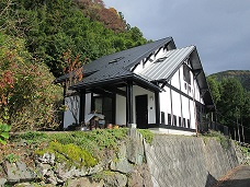 山小屋美川の外観