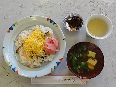 季節の食材を使った広田ならではのちらし寿司とお吸い物作り体験です