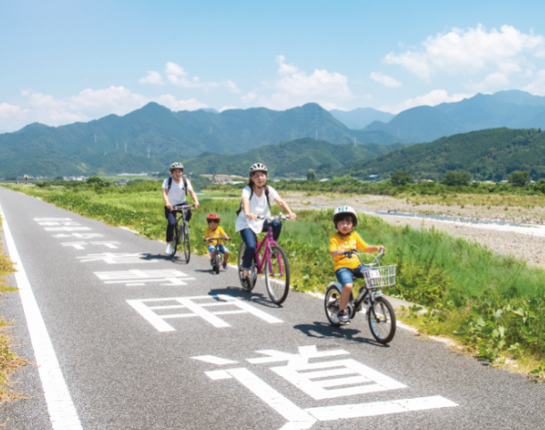 子どもサイクリングの画像